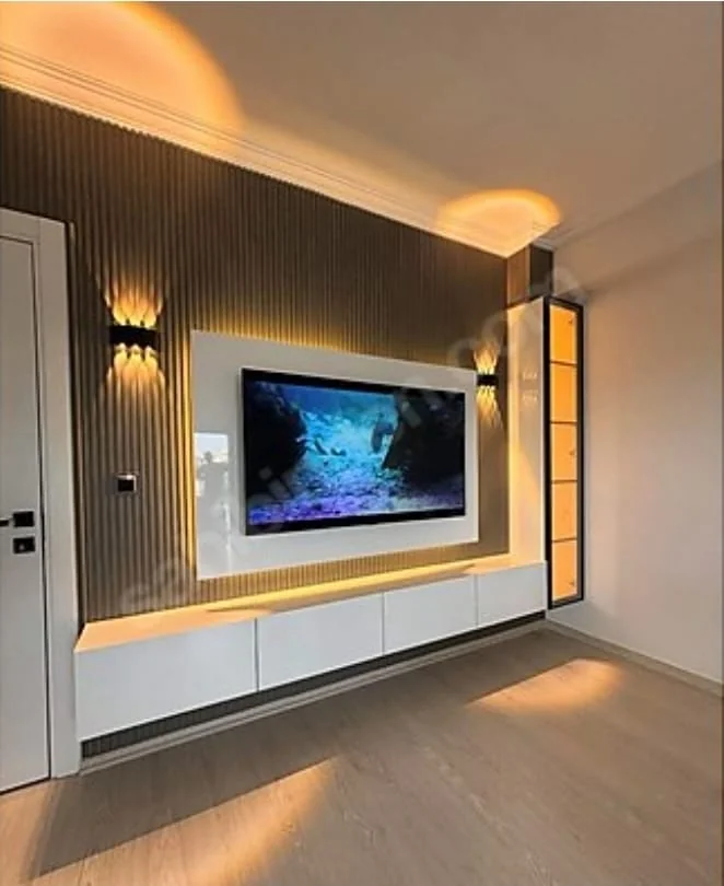 Işık çerçeveli TV ünitesi, atölyeden paylaşılan fotoğraf
